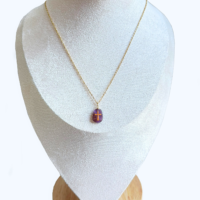 Collier inox ; Améthyste – Chaîne croix en Acier Inoxydable Doré